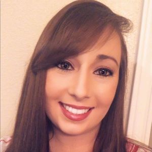 Meet your Posher, Alysia